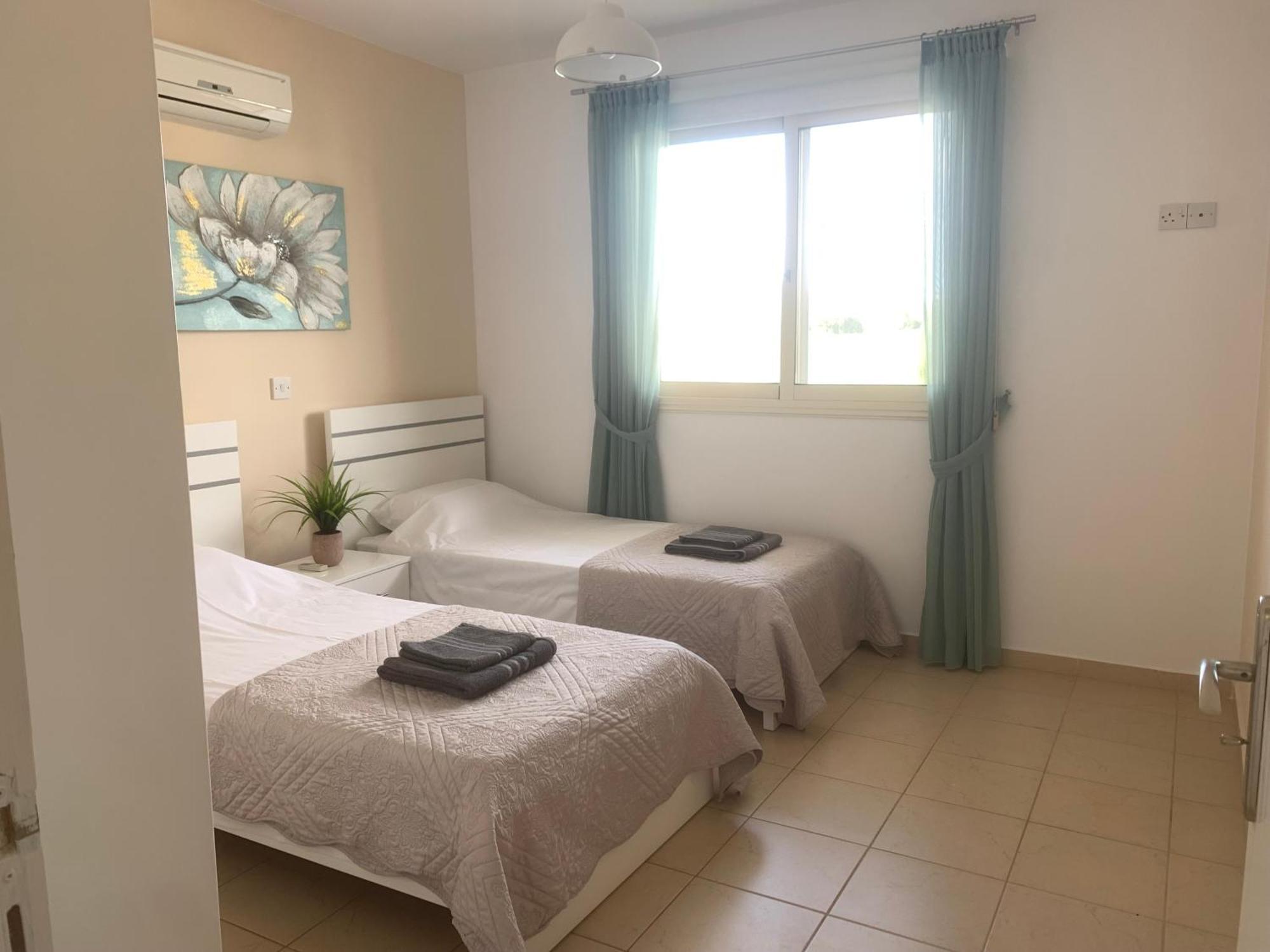 Royal Seacrest Residence Paphos Eksteriør billede