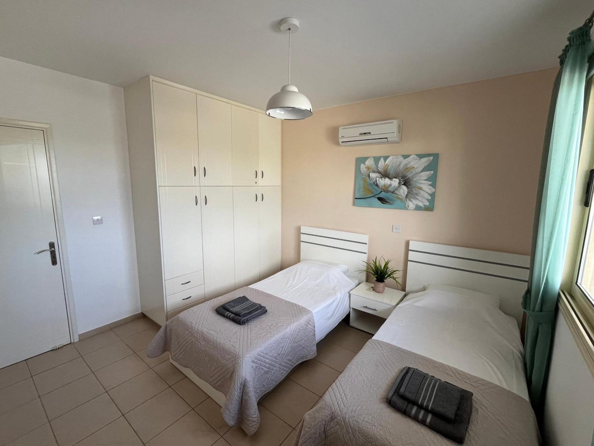 Royal Seacrest Residence Paphos Eksteriør billede