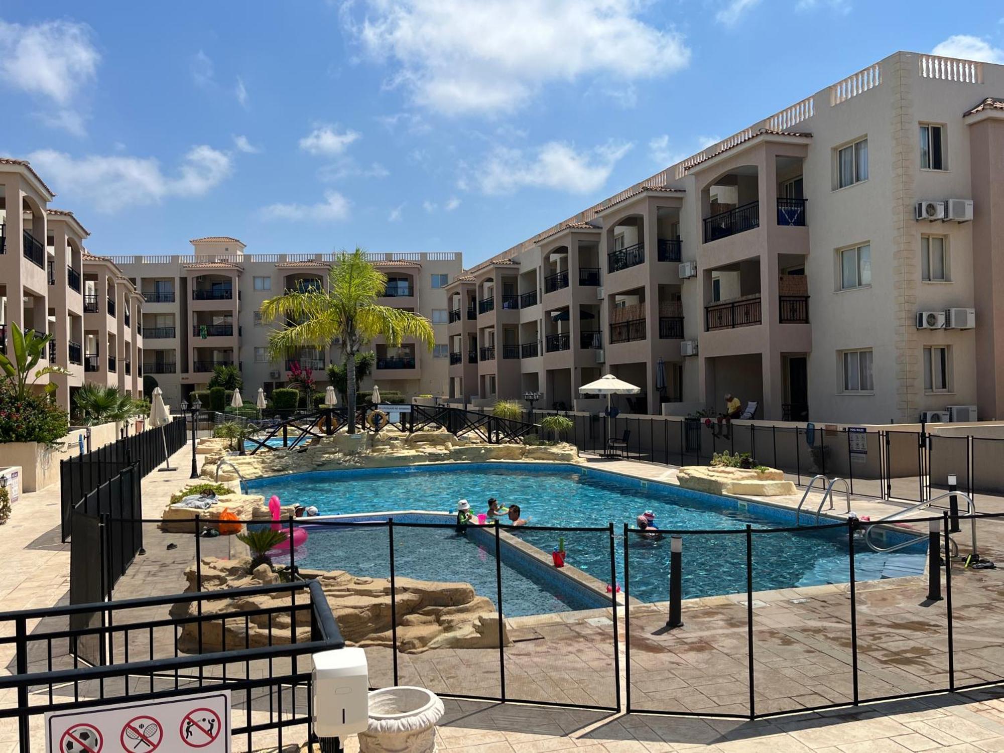 Royal Seacrest Residence Paphos Eksteriør billede